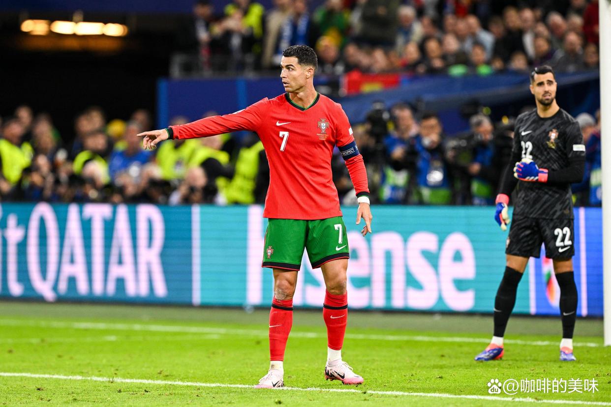 J9-包含C罗迎来五赛季高光表现，瑞士队球迷沸腾！的词条